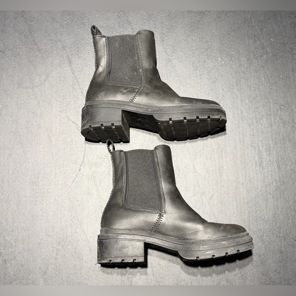 Girls Size 3 Jack Roger’s “Chelsea” Ankle Boot Pull On Like New - Picture 3 of 4